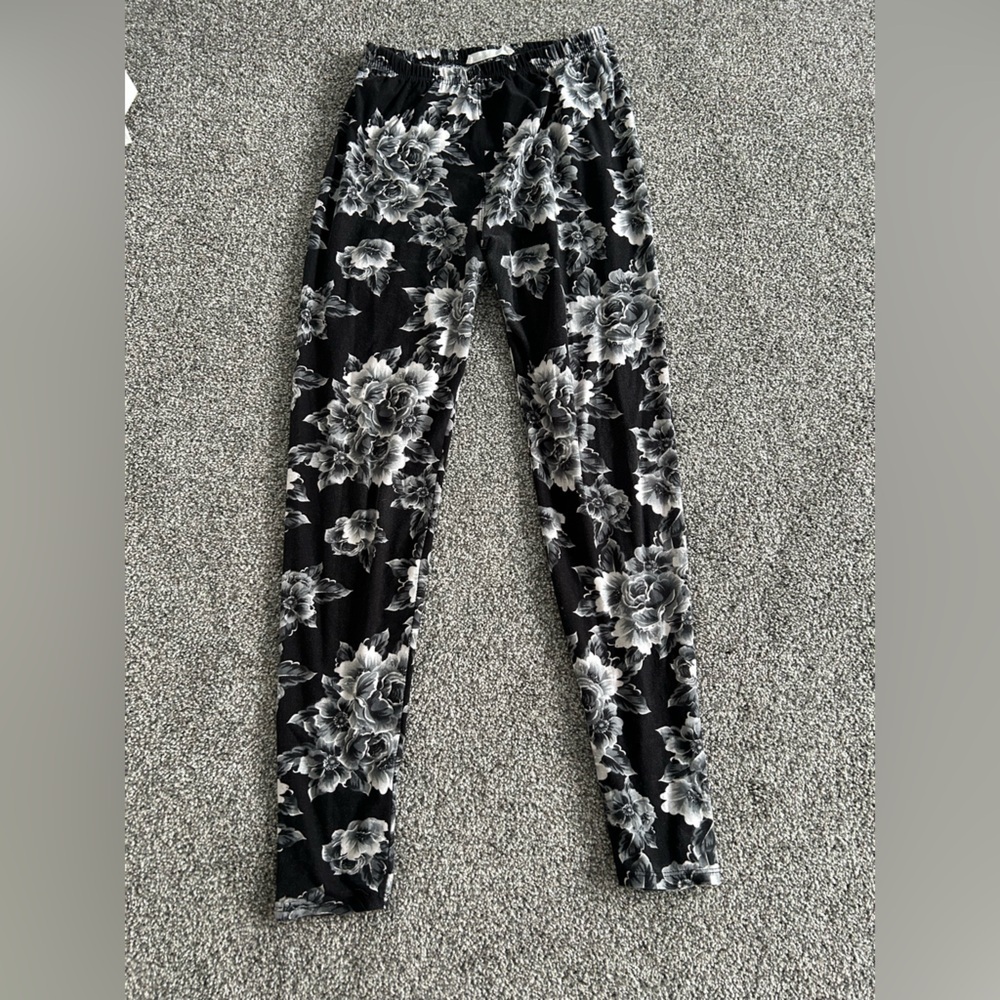 Scarlett & Ellie Soft Black Gray Patterned Lounge Leggings OS